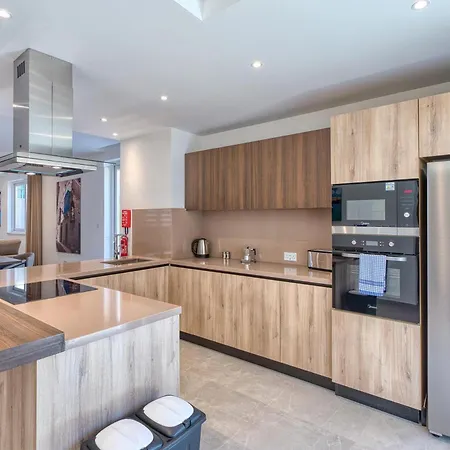 The Pender Lux Hub - 4br With Pool, Wifi & Ac By 360 Estates Villa *