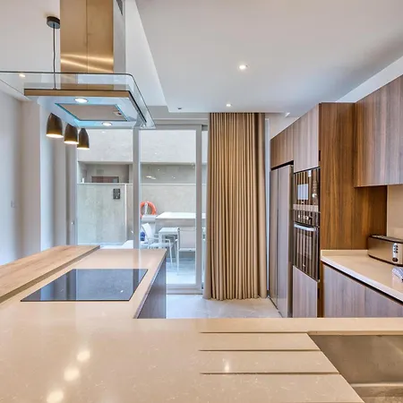 The Pender Lux Hub - 4br With Pool, Wifi & Ac By 360 Estates *