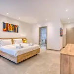 The Pender Lux Hub - 4br With Pool, Wifi & Ac By 360 Estates Villa
