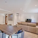 Villa The Pender Lux Hub - 4br With Pool, Wifi & Ac By 360 Estates