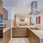 The Pender Lux Hub - 4br With Pool, Wifi & Ac By 360 Estates