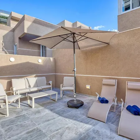 The Pender Lux Hub - 4br With Pool, Wifi & Ac By 360 Estates