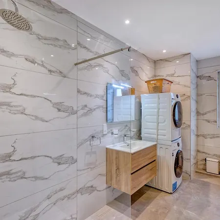 The Pender Lux Hub - 4br With Pool, Wifi & Ac By 360 Estates Villa *