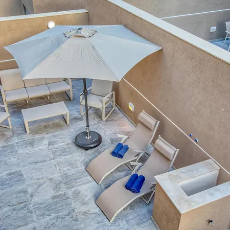 The Pender Lux Hub - 4br With Pool, Wifi & Ac By 360 Estates