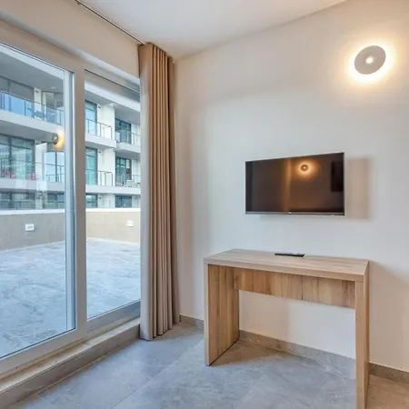 The Pender Lux Hub - 4br With Pool, Wifi & Ac By 360 Estates *