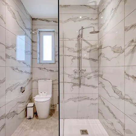 The Pender Lux Hub - 4br With Pool, Wifi & Ac By 360 Estates Villa *