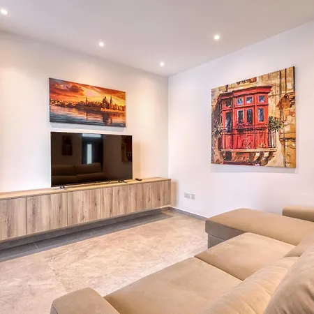 The Pender Lux Hub - 4br With Pool, Wifi & Ac By 360 Estates