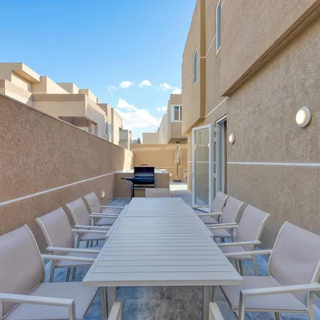 빌라 The Pender Lux Hub - 4br With Pool, Wifi & Ac By 360 Estates