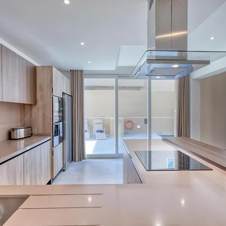 The Pender Lux Hub - 4br With Pool, Wifi & Ac By 360 Estates 빌라 Saint Julian's