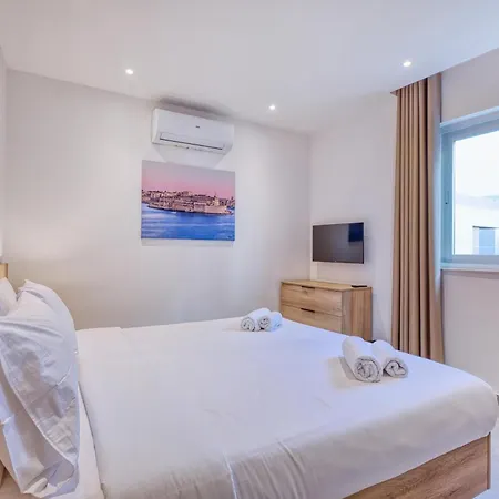 The Pender Lux Hub - 4br With Pool, Wifi & Ac By 360 Estates 빌라 *