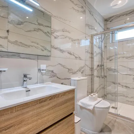 The Pender Lux Hub - 4br With Pool, Wifi & Ac By 360 Estates 빌라 Saint Julian's